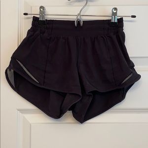 LULULEMON hotty hot short 2.5